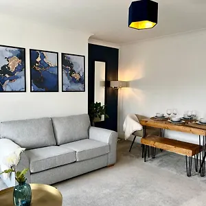  Apartment Azure Haven - United Kingdom