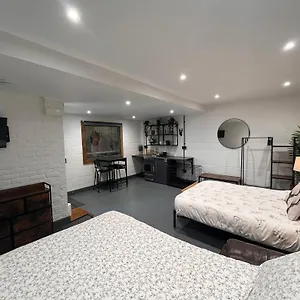 Sleep Next To A Horse In A Stable By The ! Apartment